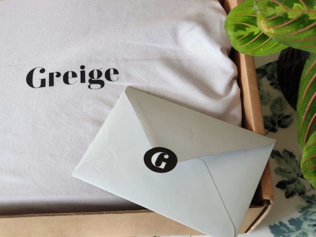 colis greige et lettre