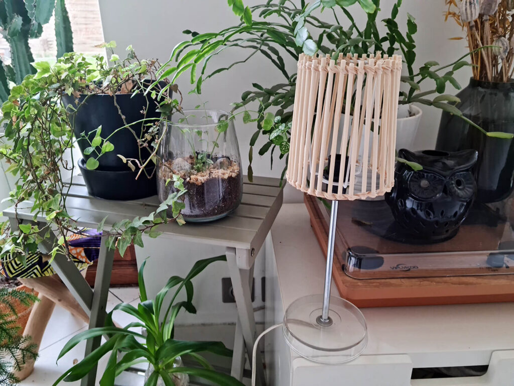 Fabriquer une lampe nature en bois pour diffuser une lumière douce